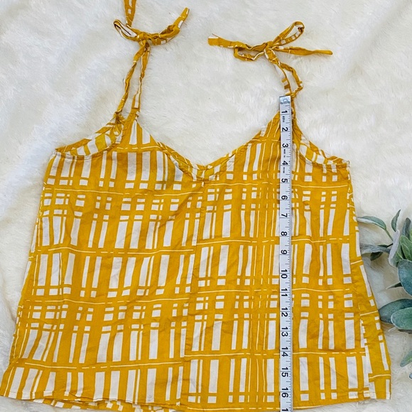 HP! 🎉 Universal Thread Tank Top size S - Picture 3 of 4